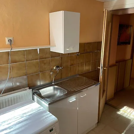 Peeneurlaub Souterrain Apartamento *